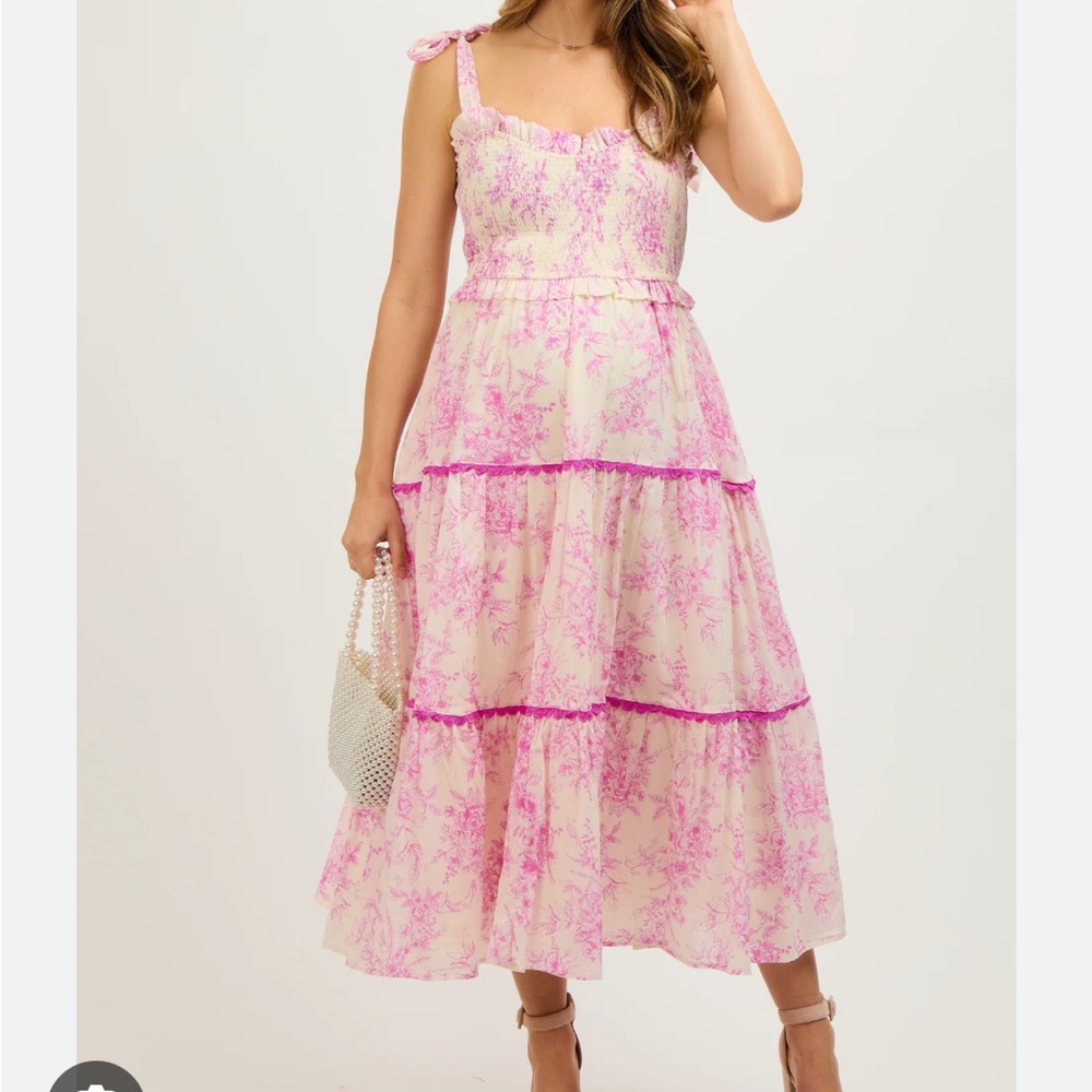 Medium Maternity Dress! 
Worn ONCE!
Perfect baby shower dress!